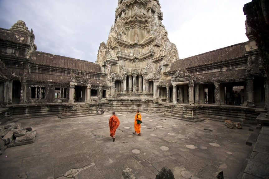 a l'interieur du temple Angkor Wat